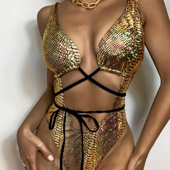 🐍 Snakeskin Metallic Gold Cut-Out Swimsuit - Picture 3 of 3